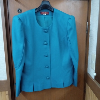 スーツ♡13号サイズ♡エメラルドブルー毛100％(スーツ)