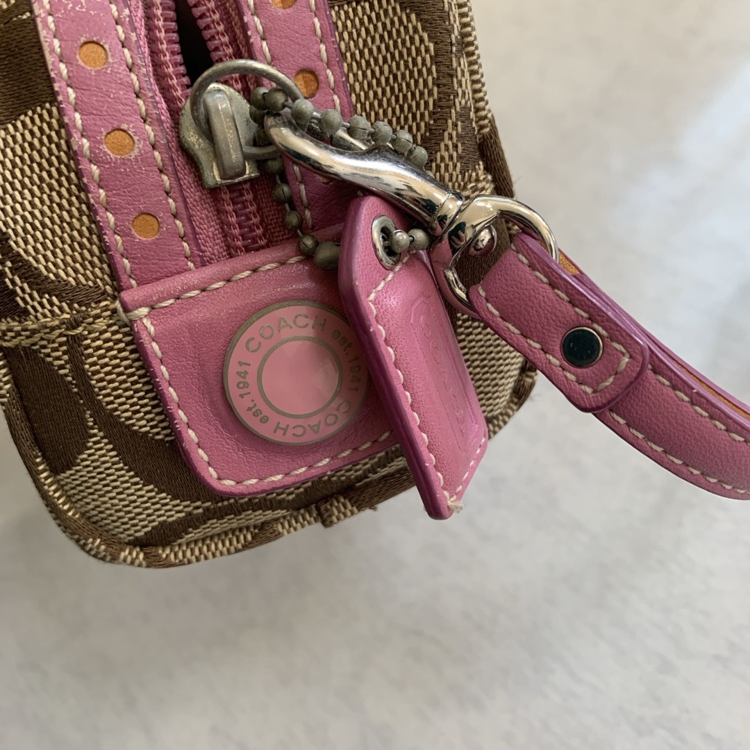 COACH(コーチ)の【中古】COACH ポーチ 化粧ポーチ モノグラム パステルピンク コーチ レディースのファッション小物(ポーチ)の商品写真