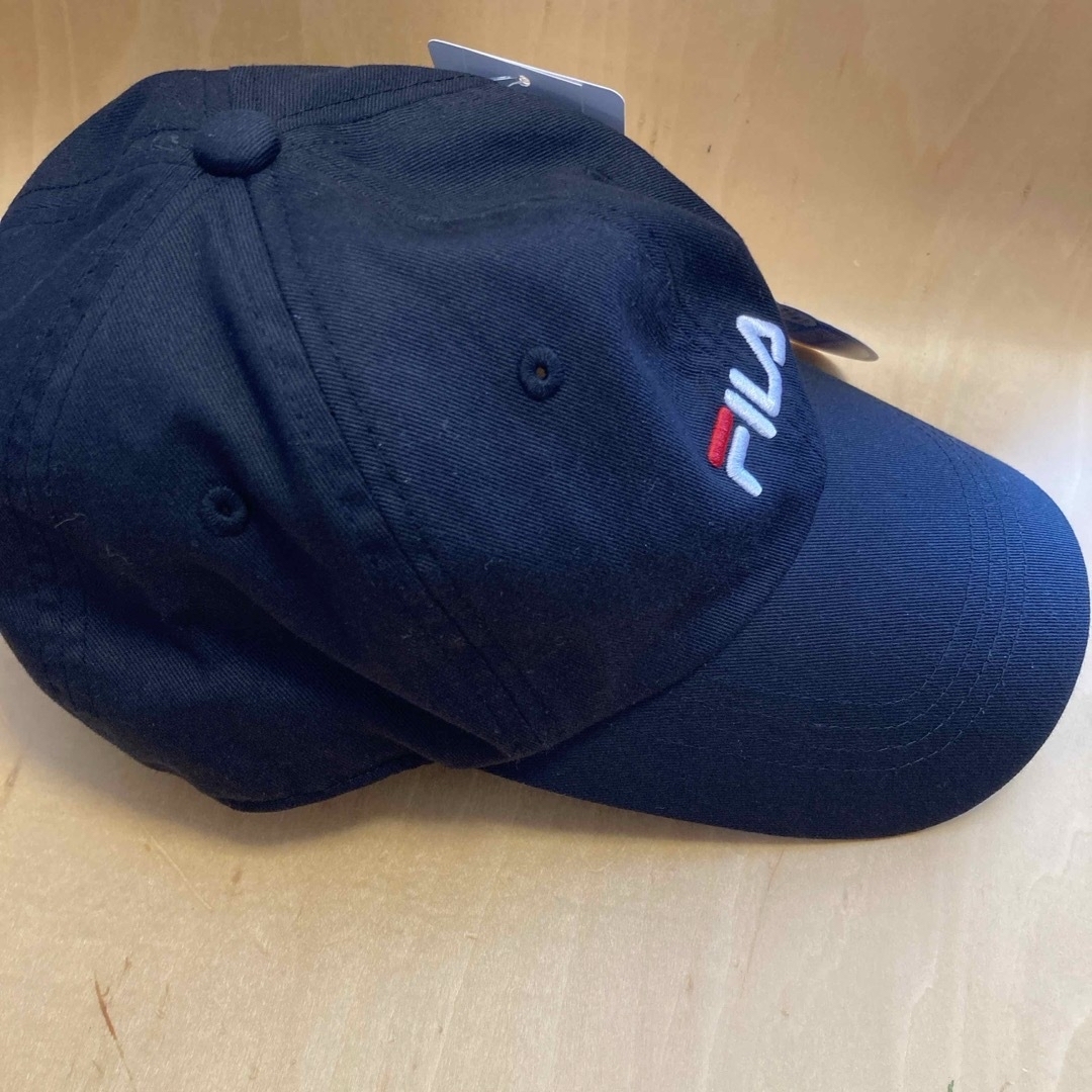 FILA(フィラ)の【あいちゃん】専用新品タグ付　FILA キャップ  黒　57cm〜59cm メンズの帽子(キャップ)の商品写真