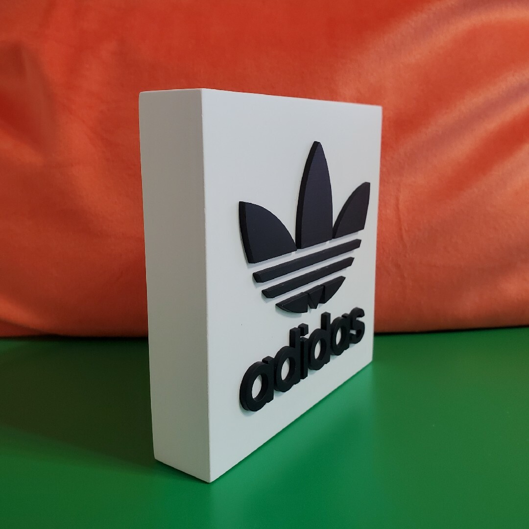 adidas(アディダス)の【美品】adidas ディスプレイ オブジェ【美品】 インテリア/住まい/日用品のインテリア小物(置物)の商品写真