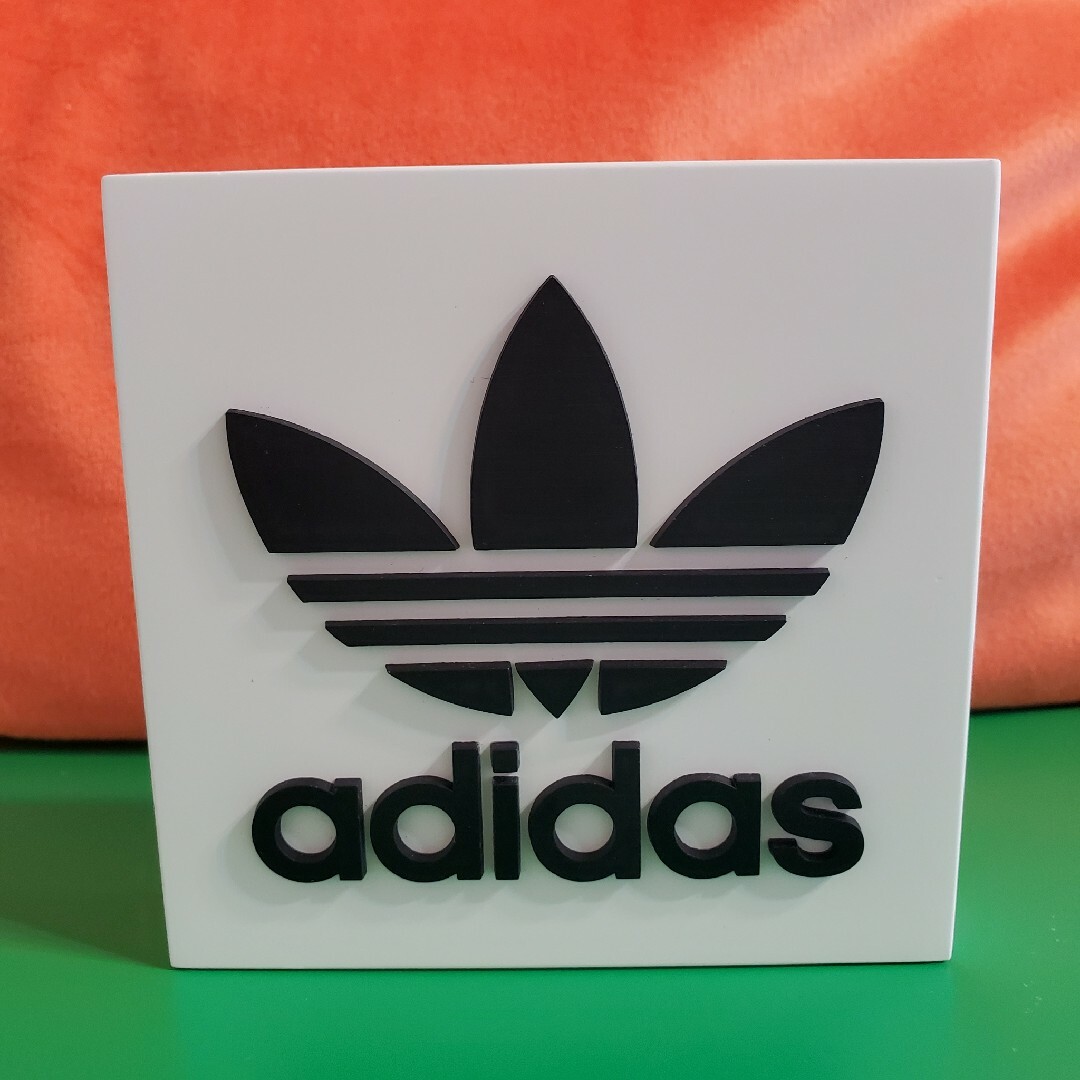 adidas(アディダス)の【美品】adidas ディスプレイ オブジェ【美品】 インテリア/住まい/日用品のインテリア小物(置物)の商品写真