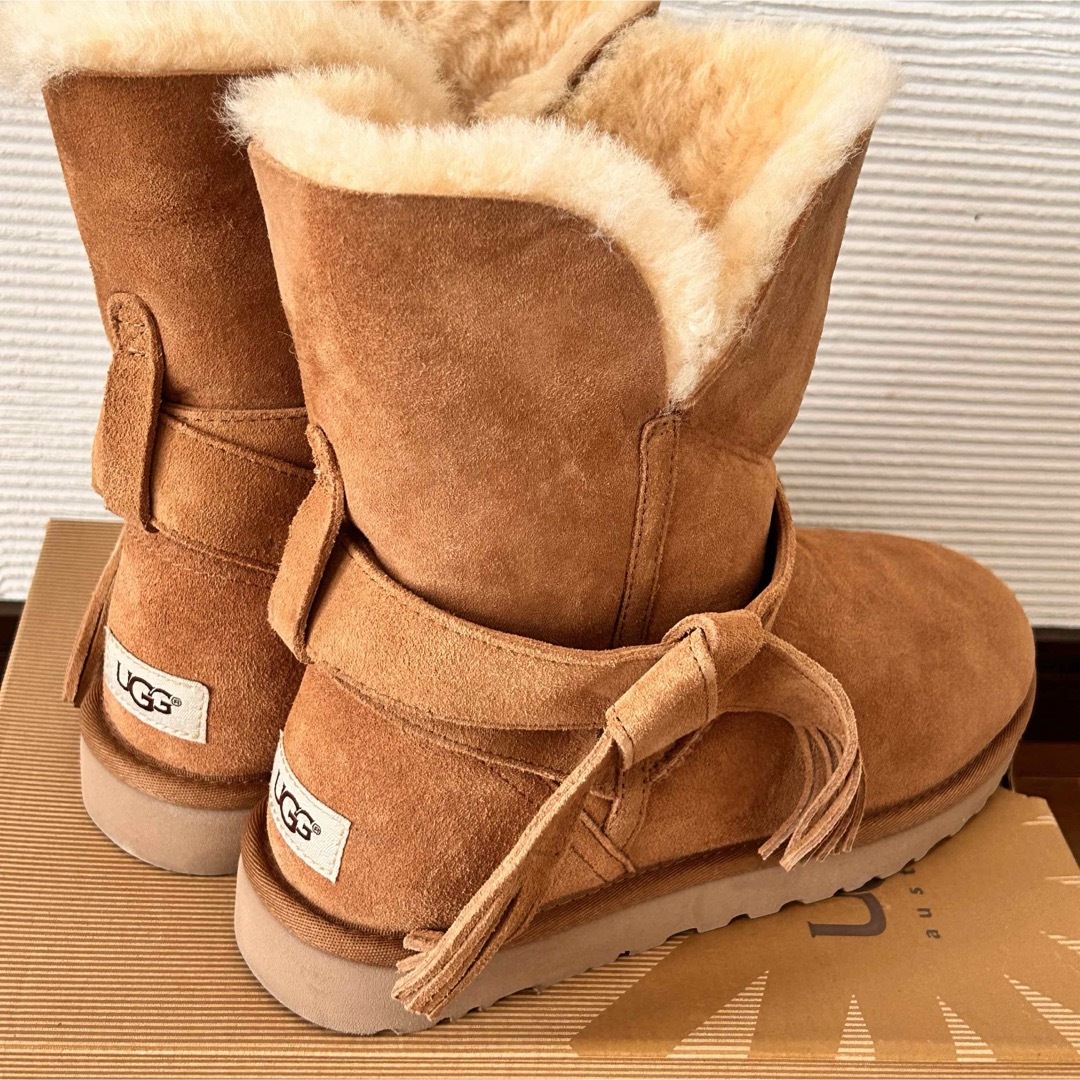 UGG(アグ)の新品未使用☆UGG  アグ　ムートンブーツ  W KASPAR 26 レディースの靴/シューズ(ブーツ)の商品写真