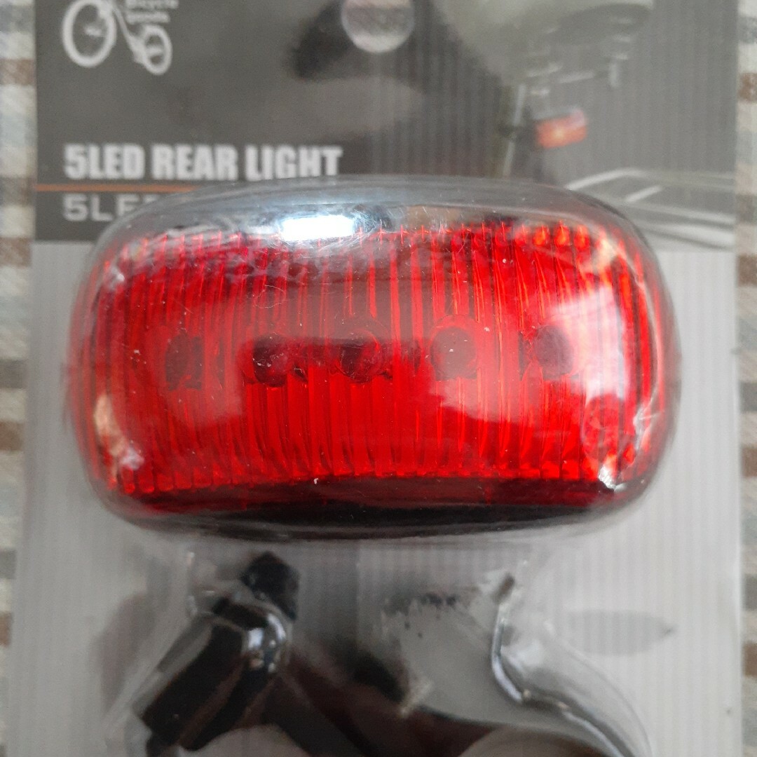 5LED リアライト　自転車バックライト　新品未使用 スポーツ/アウトドアの自転車(パーツ)の商品写真