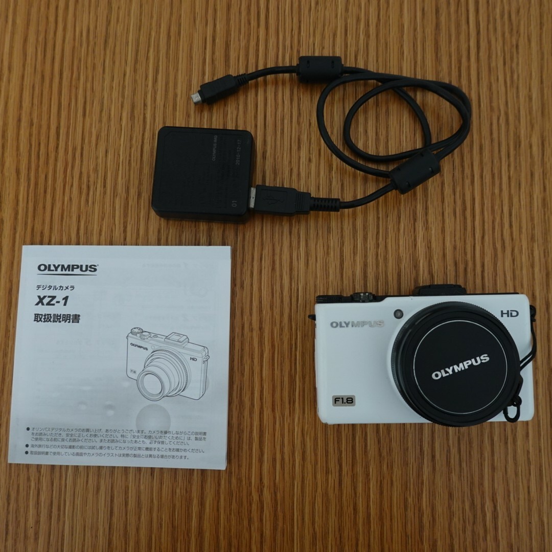 OLYMPUS(オリンパス)のOLYMPUS コンパクトデジカメ  XZ XZ-1 WHITE スマホ/家電/カメラのカメラ(コンパクトデジタルカメラ)の商品写真