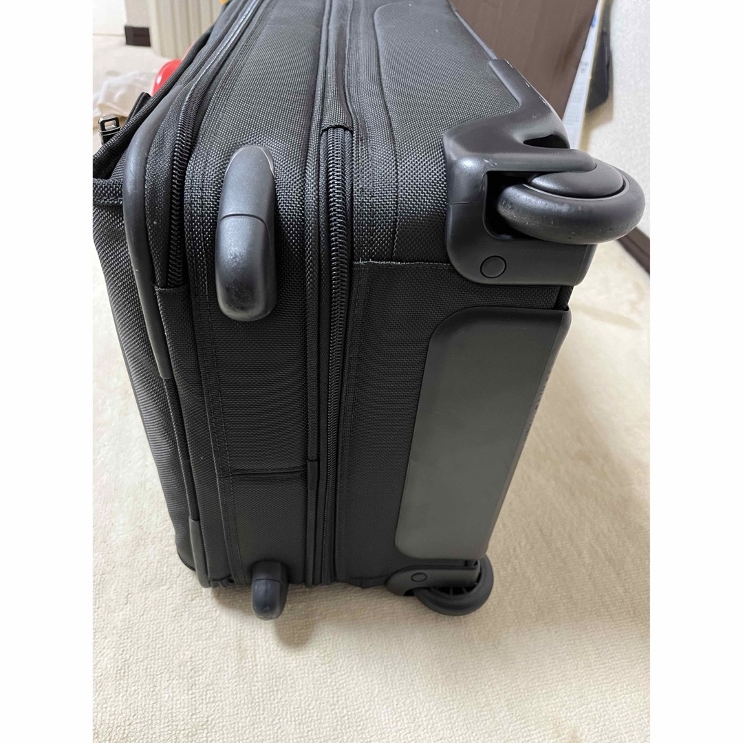 TUMI(トゥミ)のTUMI 美品 スーツケース　キャリーケース　旅行バッグ　機内持ち込み可能　二輪 メンズのバッグ(トラベルバッグ/スーツケース)の商品写真