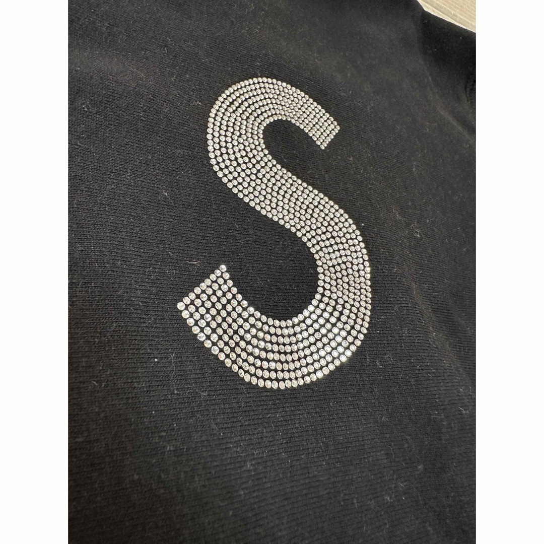 Supreme(シュプリーム)の★supreme★Supreme × Swarovski S Logo メンズのトップス(パーカー)の商品写真