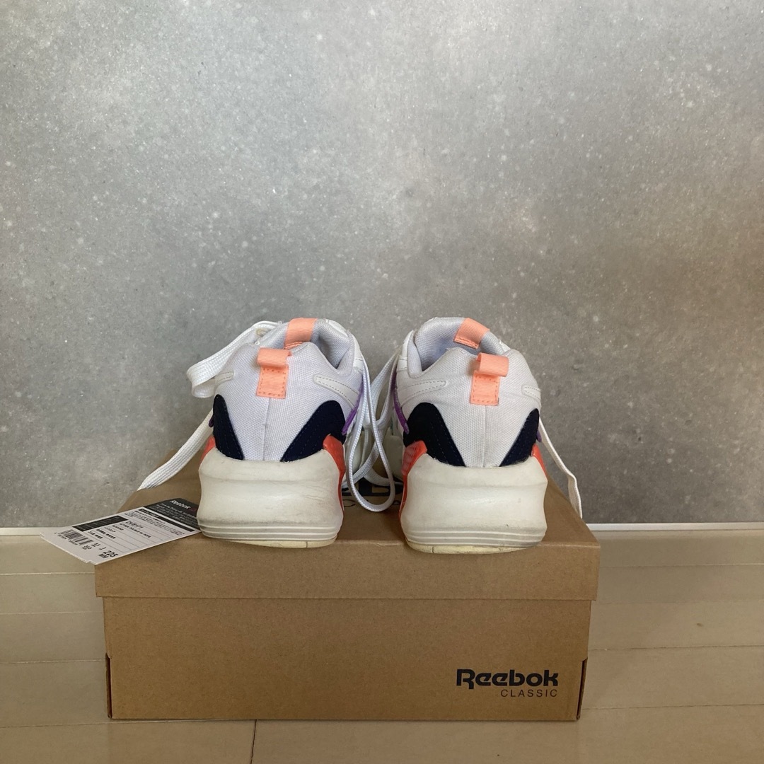 Reebok(リーボック)のReebok AZTREK DOUBLE NU POPS 22.5cm レディースの靴/シューズ(スニーカー)の商品写真