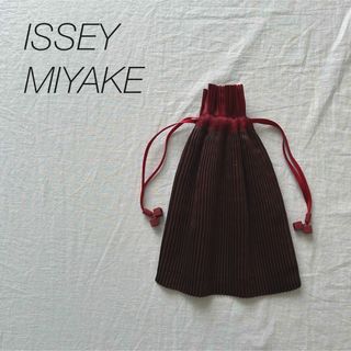 イッセイミヤケ(ISSEY MIYAKE)のISSEY MIYAKE イッセイミヤケ 巾着　巾着バック　プリーツ(その他)