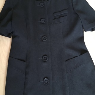 黒半袖ジャケット(ノーカラージャケット)