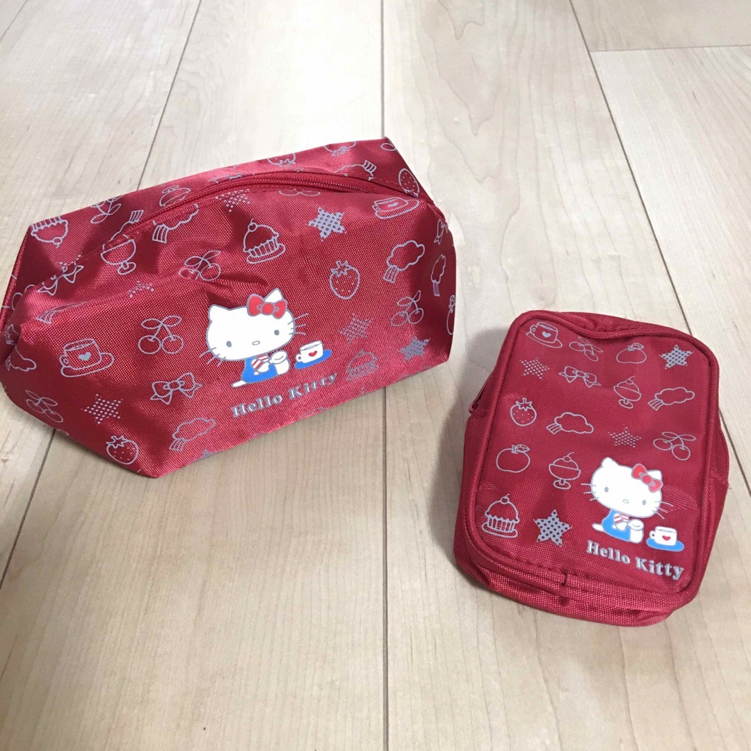 ハローキティ(ハローキティ)のHello Kitty ポーチ エンタメ/ホビーのおもちゃ/ぬいぐるみ(キャラクターグッズ)の商品写真