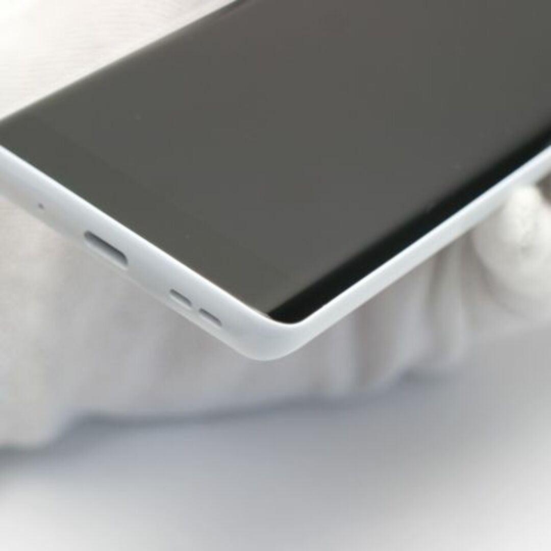 新品同様 SIMフリー Rakuten Hand 5G ホワイト M666 新品同様 SIMフリー Rakuten Hand 5G ホワイト M666