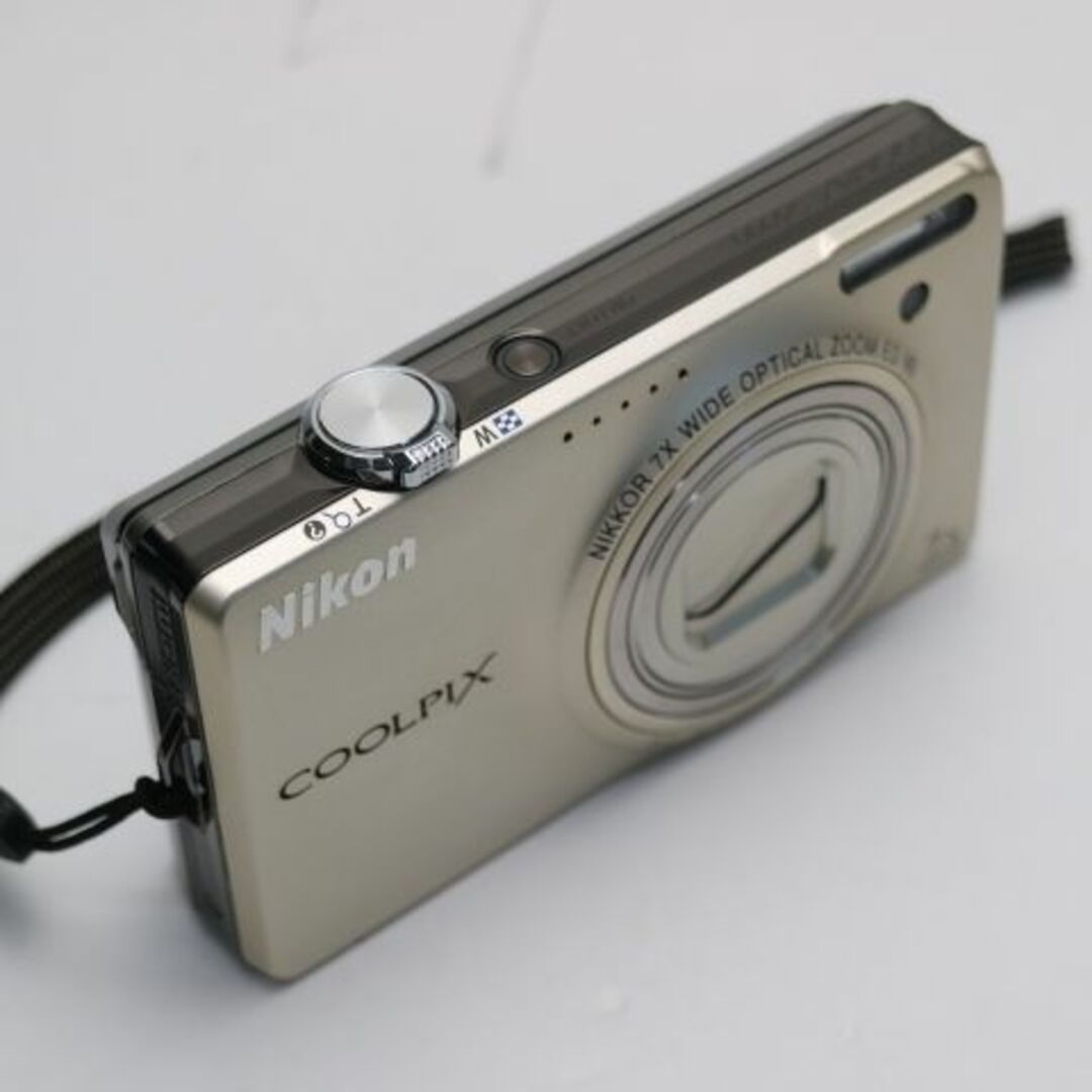 超美品 COOLPIX S6000 シャンパンシルバー