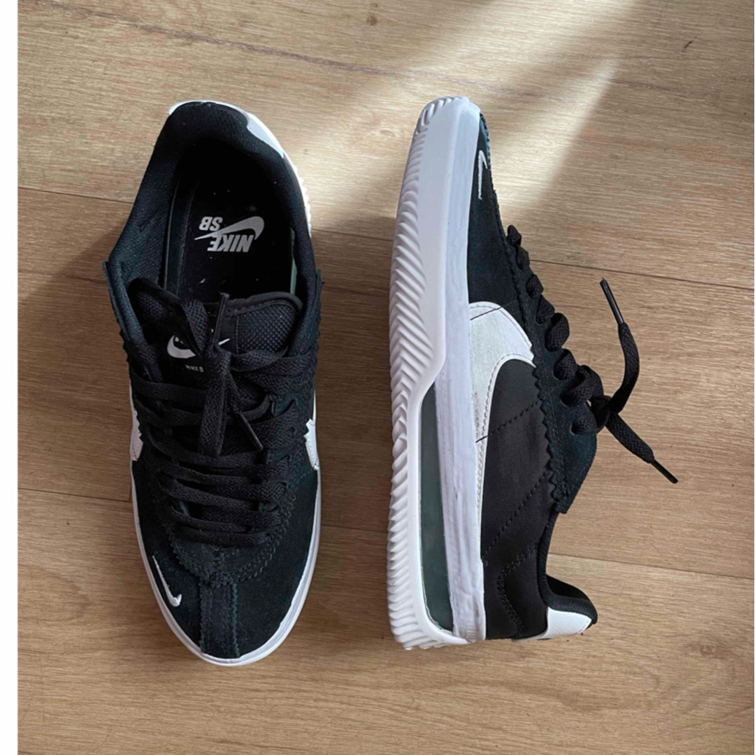 NIKE(ナイキ)の靴　スニーカー　NIKEナイキBRSB 23.5 レディースの靴/シューズ(スニーカー)の商品写真