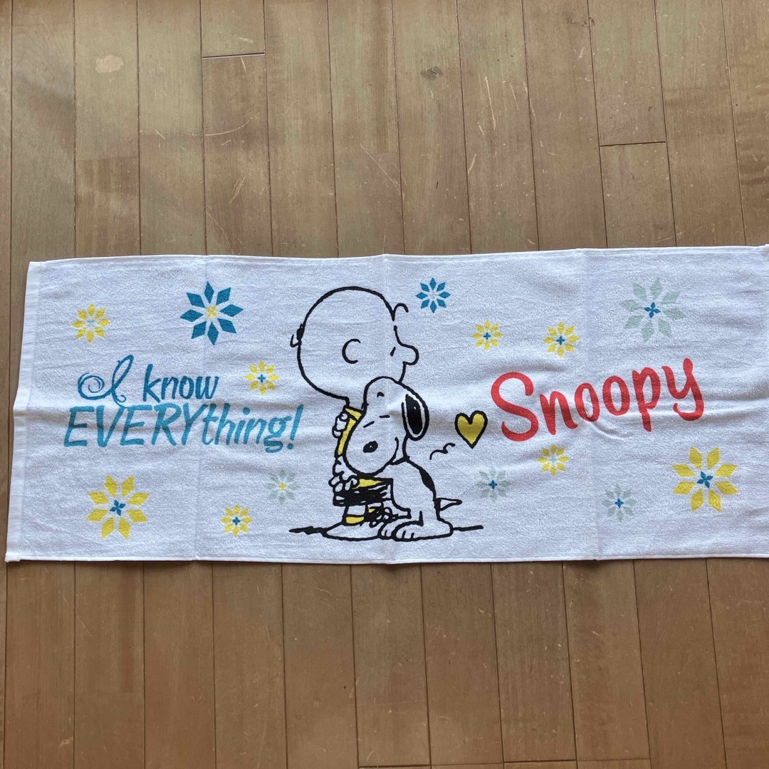 SNOOPY(スヌーピー)のスヌーピー　フェイスタオル エンタメ/ホビーのアニメグッズ(タオル)の商品写真