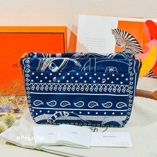 エルメス(Hermes)のHERMES 新品未使用 フールビ25 バンダナ エプロンドール ブルーニュイ(その他)