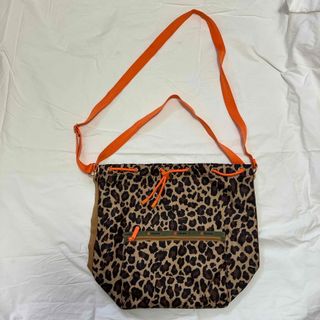 レスポ(LeSportsac) ショルダーバッグ(レディース)（レオパード）の