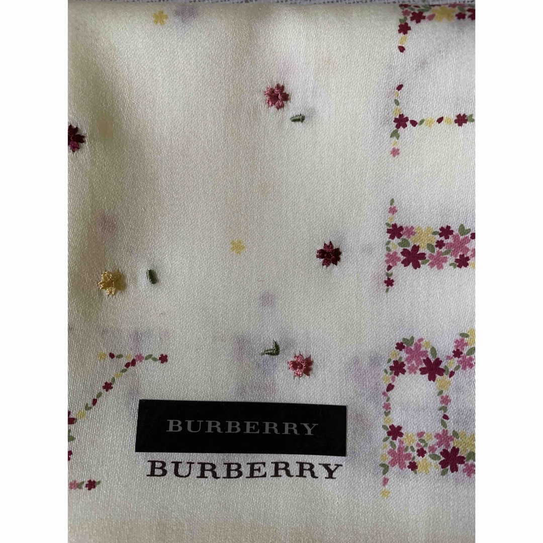 BURBERRY(バーバリー)のバーバリーハンカチ レディースのファッション小物(ハンカチ)の商品写真