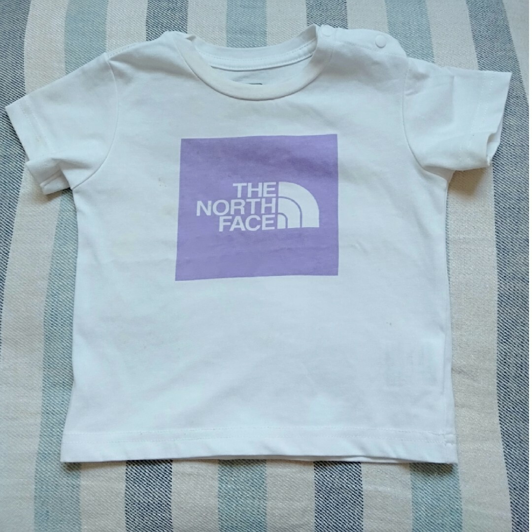 THE NORTH FACE(ザノースフェイス)のシミあり　ノースフェイス80背　紫Tシャツ キッズ/ベビー/マタニティのベビー服(~85cm)(Ｔシャツ)の商品写真