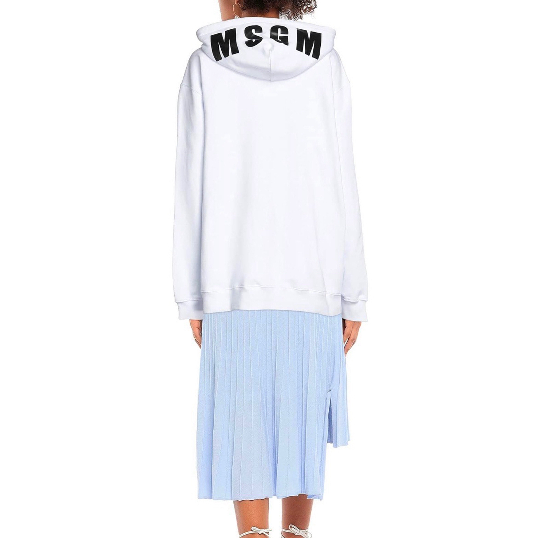 MSGM(エムエスジイエム)の新品　MSGM フードパーカー　オーバーサイズ　XS ホワイト　ブランドロゴ　白 レディースのトップス(パーカー)の商品写真