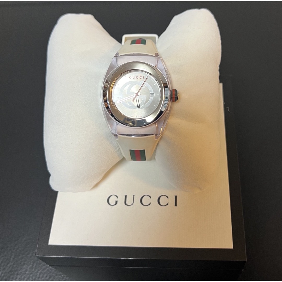 Gucci(グッチ)のGUCCI/グッチ　腕時計レディース　ラバーベルト　ホワイト レディースのファッション小物(腕時計)の商品写真