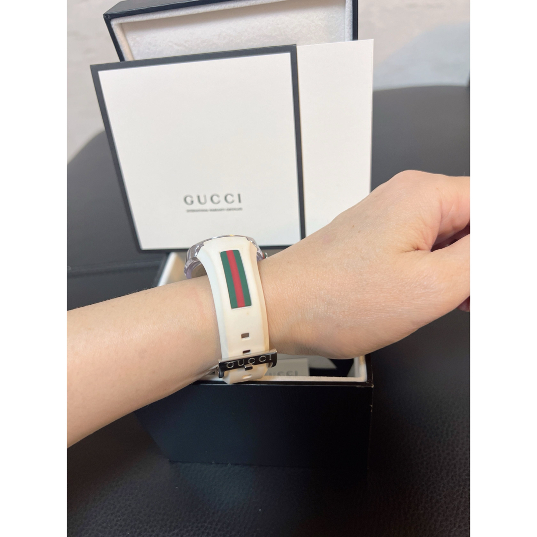 Gucci(グッチ)のGUCCI/グッチ　腕時計レディース　ラバーベルト　ホワイト レディースのファッション小物(腕時計)の商品写真