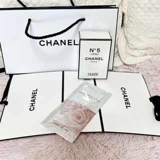 シャネル(CHANEL)の正規品♡CHANEL No.5 ロー ハンドクリーム 50ml☆ギフト箱＆紙袋付(ハンドクリーム)