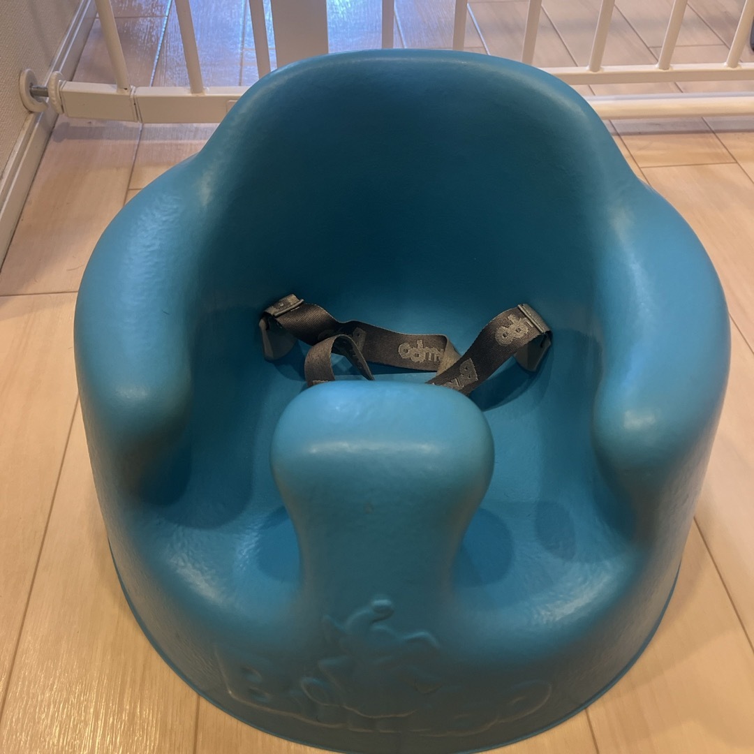 Bumbo(バンボ)のバンボ ベビーソファ 腰ベルト入り ブルー(1個) 値下げしました キッズ/ベビー/マタニティの寝具/家具(その他)の商品写真