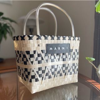 マルニ ブラック かごバッグ(レディース)の通販 100点以上 | Marniの マルニ ブラック かごバッグ(レディース)の通販 100点以上 | Marniの