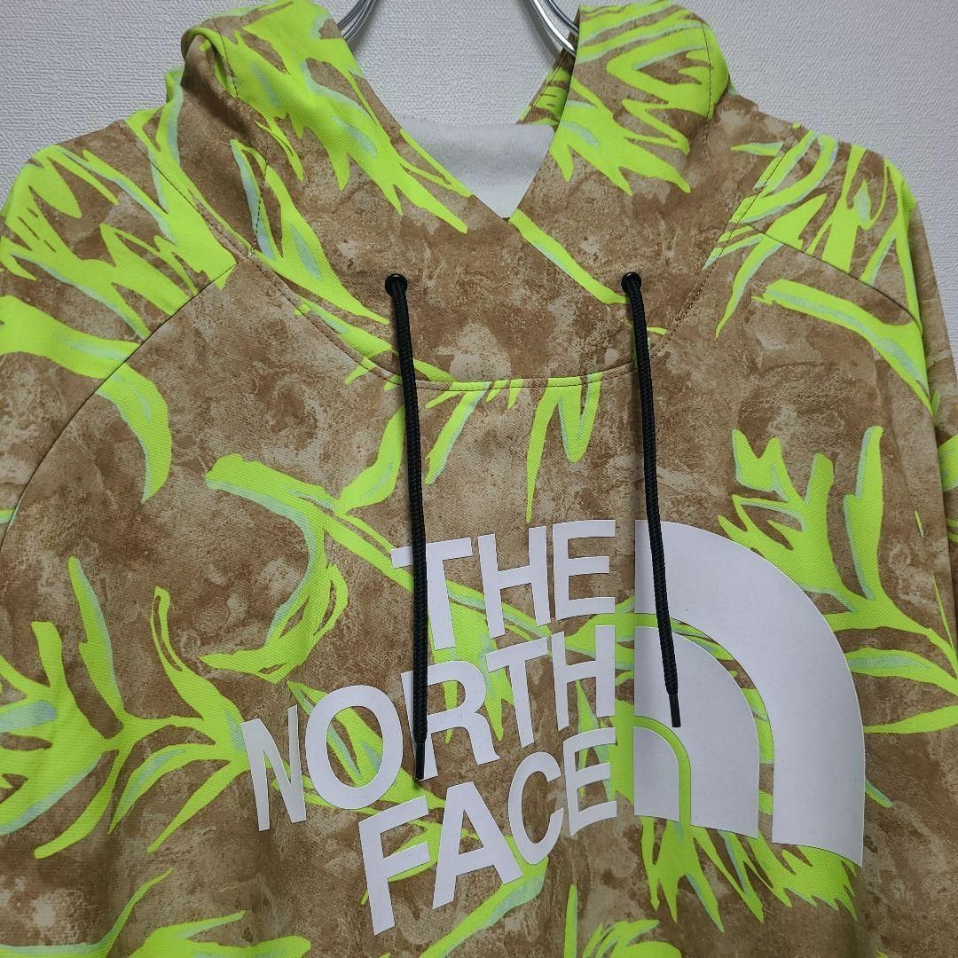 THE NORTH FACE(ザノースフェイス)の3XL ノースフェイス パーカー リーフ柄 イエロー スウェット ハーフドーム メンズのトップス(スウェット)の商品写真