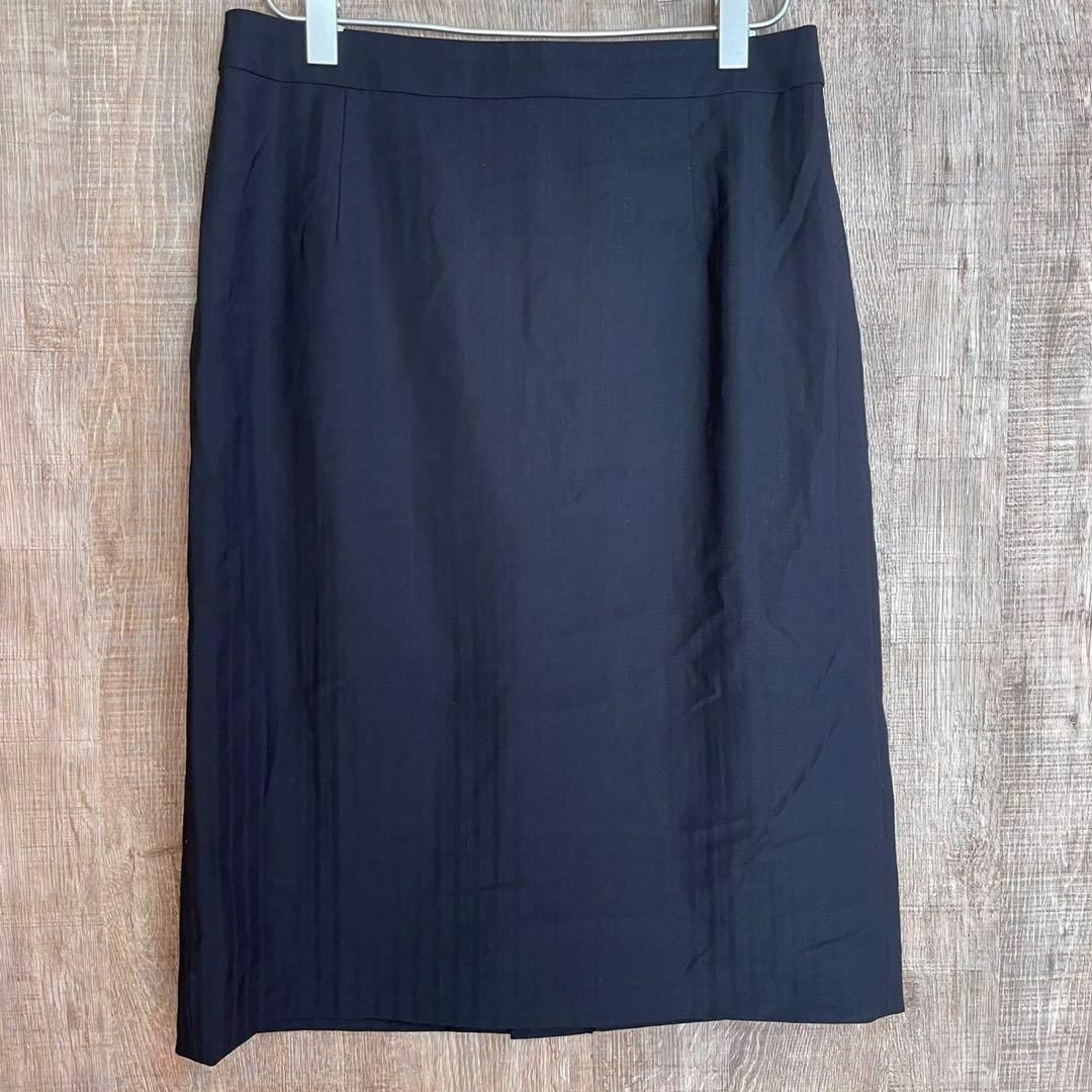 INDIVI(インディヴィ)のINDIVI インディヴィ　スカート　ウール混　ネイビー　サイズ38 レディースのスカート(ひざ丈スカート)の商品写真