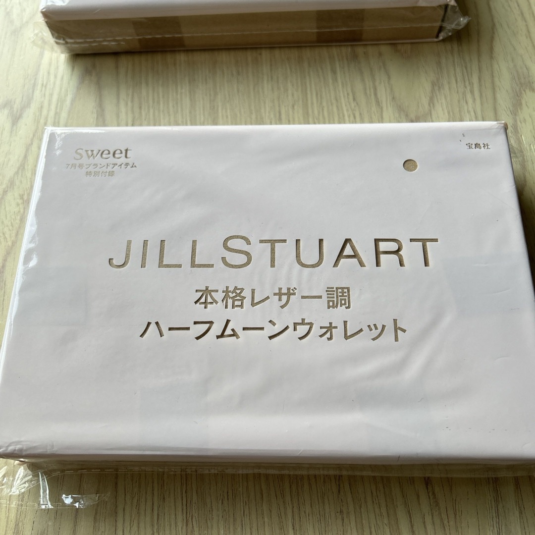 JILLSTUART(ジルスチュアート)のジルスチュアート　ハーフムーンウォレット　財布 レディースのファッション小物(コインケース)の商品写真