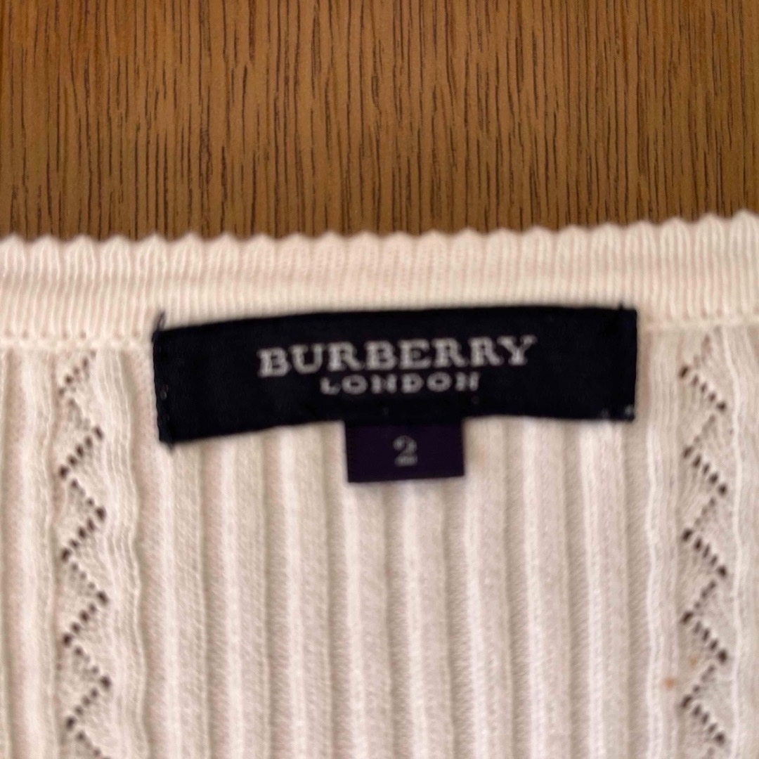 BURBERRY(バーバリー)の＃バーバリー#カーデガン#白＃サイズM#ラグランスリーブ#ホースマーク刺繍#美品 レディースのトップス(カーディガン)の商品写真