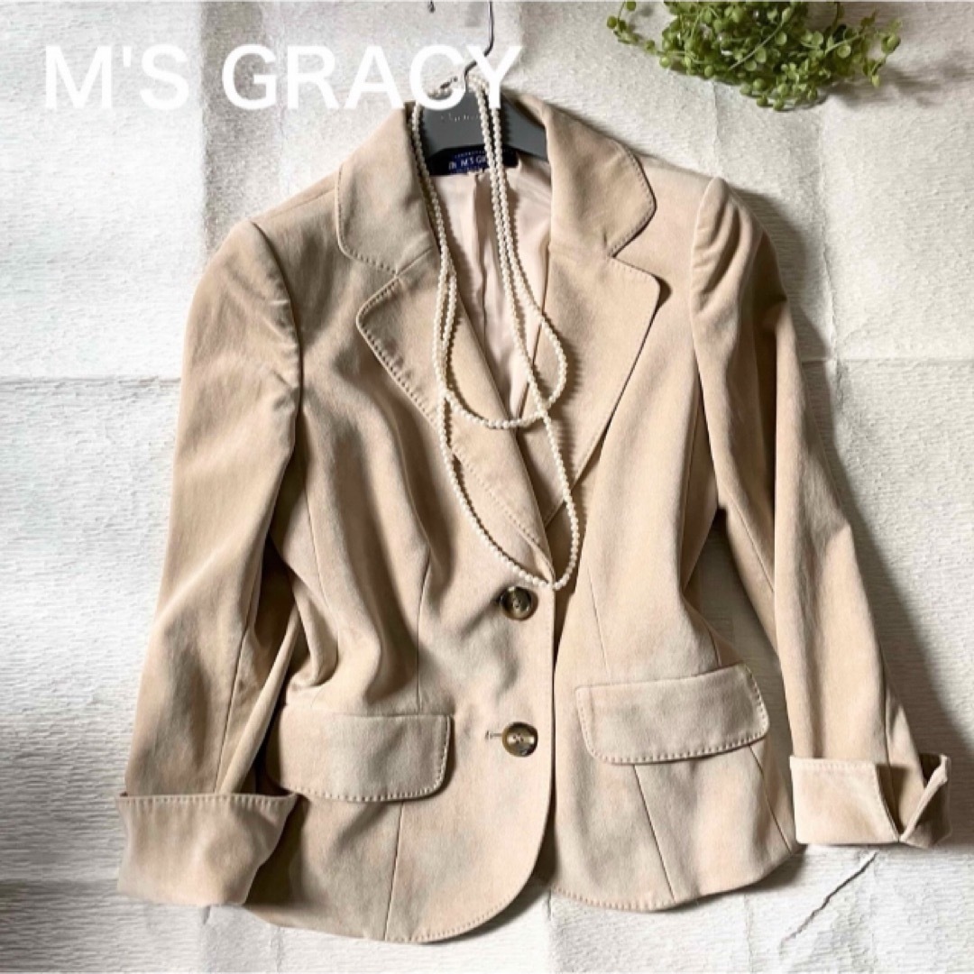 M'S GRACY(エムズグレイシー)のused  M'S GRACY  ベージュベルベットのテーラードカラージャケット レディースのジャケット/アウター(テーラードジャケット)の商品写真