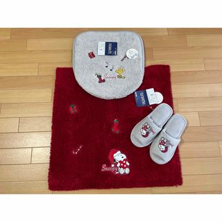 スヌーピー(SNOOPY)の♪ 新品 ハッピークリスマス スヌーピー トイレ3点セットレッド&グレー ♪(トイレマット)