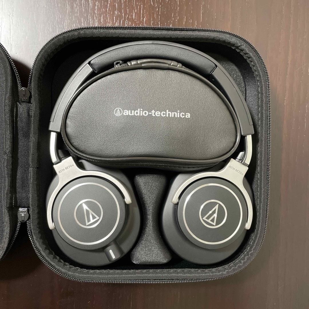 audio-technica(オーディオテクニカ)のaudio-technica  ATH-M70x  ヘッドフォン スマホ/家電/カメラのオーディオ機器(ヘッドフォン/イヤフォン)の商品写真