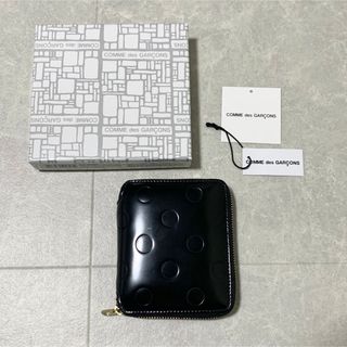 コムデギャルソン(COMME des GARCONS)のCOMME des GARCONS POLKA DOTS EMBOSSED(財布)