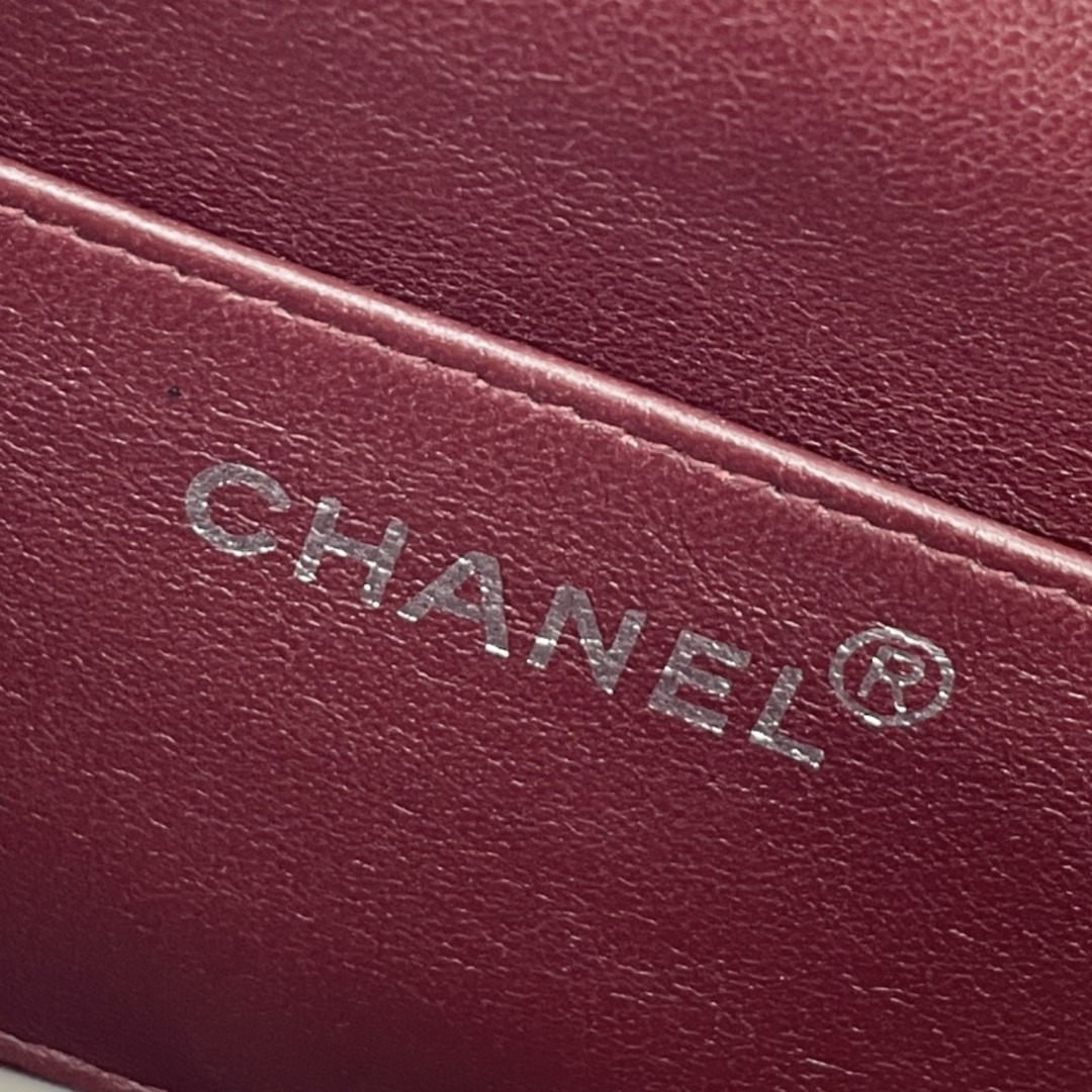 CHANEL(シャネル)のシャネル マトラッセ ラムスキン バッグ バニティバッグ ポーチ ブラック レディースのバッグ(ハンドバッグ)の商品写真