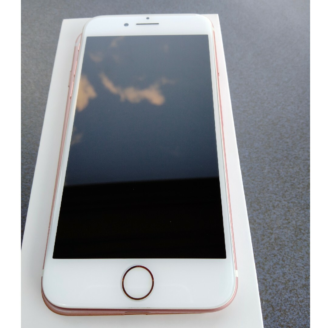 iPhone(アイフォーン)のiPhone7 32GB ローズゴールド SIMフリー スマホ/家電/カメラのスマートフォン/携帯電話(スマートフォン本体)の商品写真