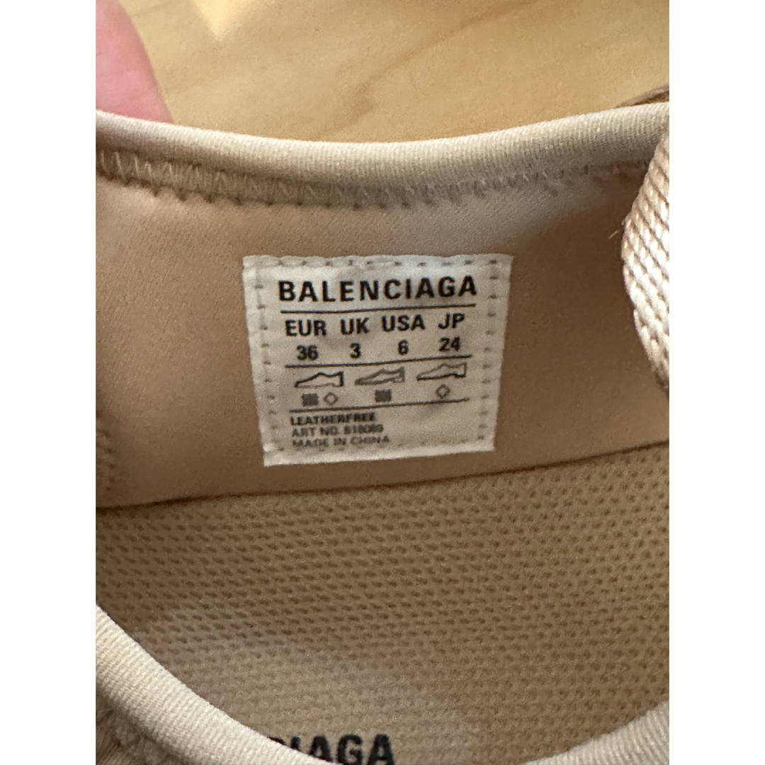 Balenciaga(バレンシアガ)のバレンシアガ　トラックサンダル　未使用　箱付き レディースの靴/シューズ(サンダル)の商品写真