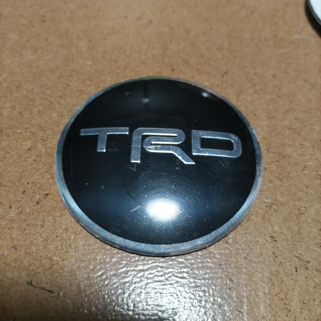 TRD ホイールセンターキャップステッカー4p純正不適応多いです 自動車/バイクの自動車(ホイール)の商品写真