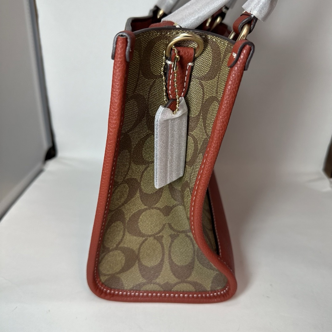 COACH(コーチ)の【現品限り】コーチ ショルダーバッグ  デンプシー トート スヌーピー ワッペン レディースのバッグ(トートバッグ)の商品写真