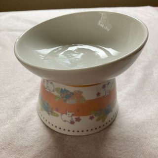 新品 猫 犬 皿 食器 御飯皿 餌入れ 脚付きフードボウル 磁器製 傾斜(猫)