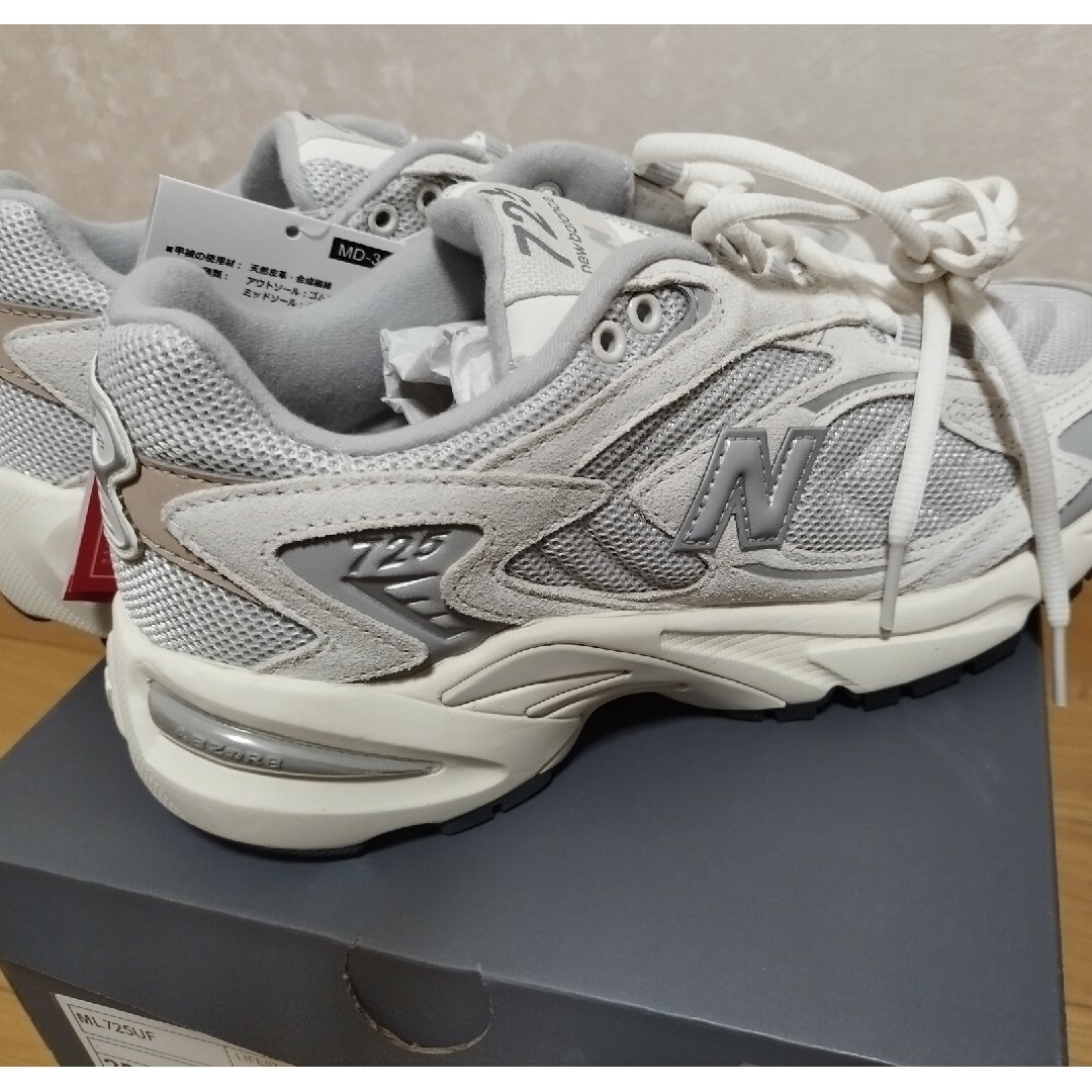 New Balance(ニューバランス)の【新品未使用】new balance 725 レディースの靴/シューズ(スニーカー)の商品写真