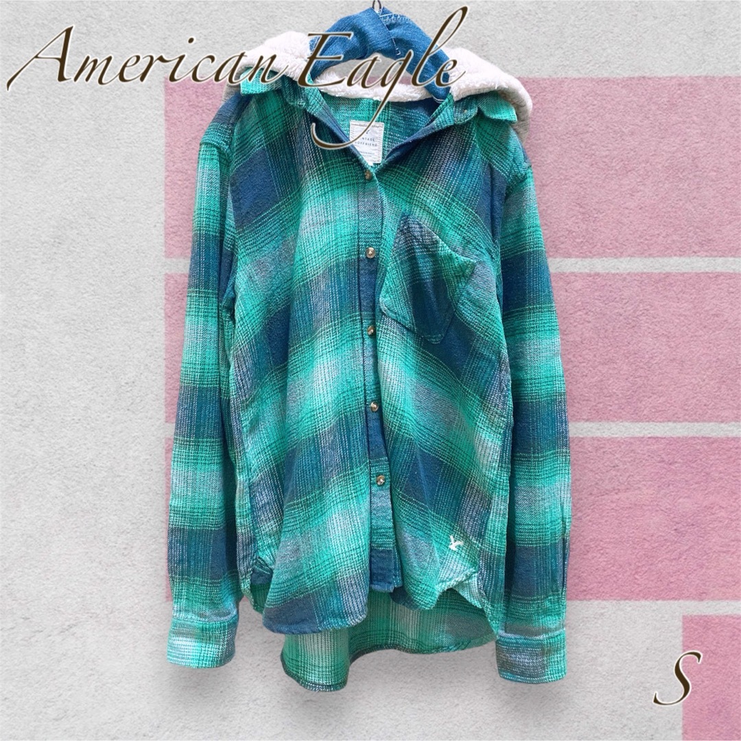 American Eagle(アメリカンイーグル)の【American Eagle】フード付きチェックシャツ(グリーン) レディースのトップス(シャツ/ブラウス(長袖/七分))の商品写真