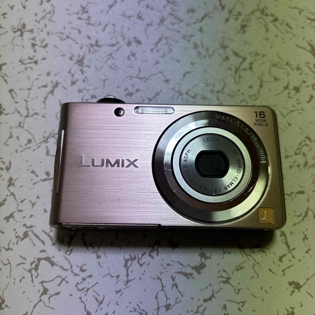 Panasonic(パナソニック)のPanasonic コンパクトデジタルカメラ LUMIX FH DMC-FH5- スマホ/家電/カメラのカメラ(コンパクトデジタルカメラ)の商品写真