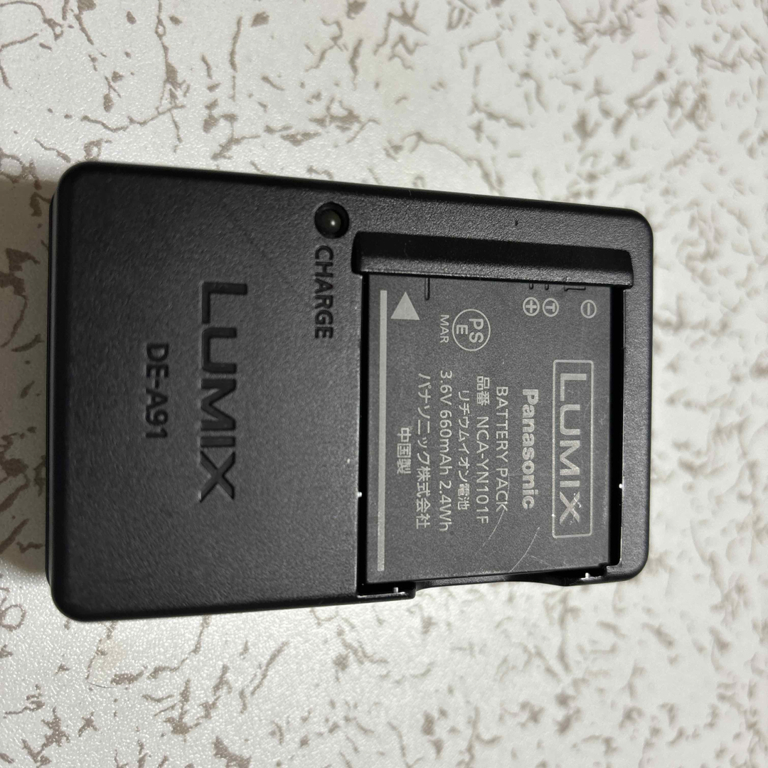 Panasonic(パナソニック)のPanasonic コンパクトデジタルカメラ LUMIX FH DMC-FH5- スマホ/家電/カメラのカメラ(コンパクトデジタルカメラ)の商品写真