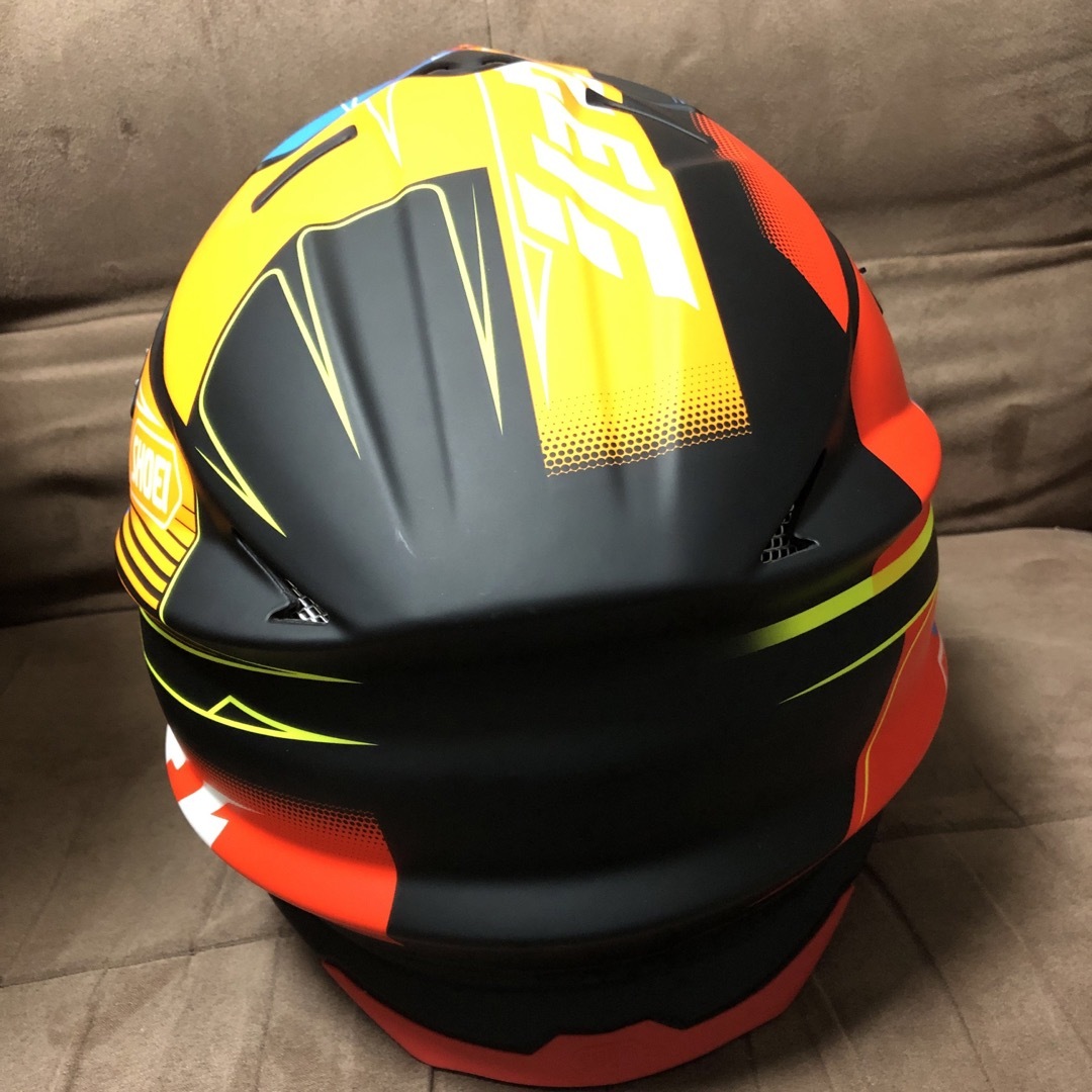 SHOEI(ショウエイ)のSHOEI VFX-WR ZINGER ヘルメット　2019 受注限定カラー 自動車/バイクのバイク(モトクロス用品)の商品写真