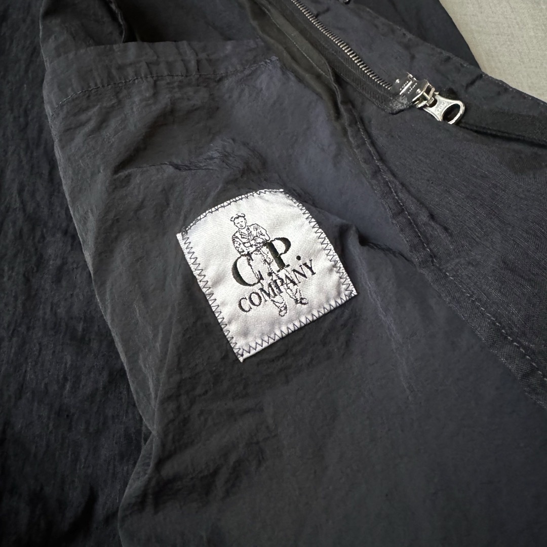 C.P. Company(シーピーカンパニー)の美品 C.P.COMPANY リネン混 ジップアップ 48 ネイビー メンズのジャケット/アウター(ブルゾン)の商品写真