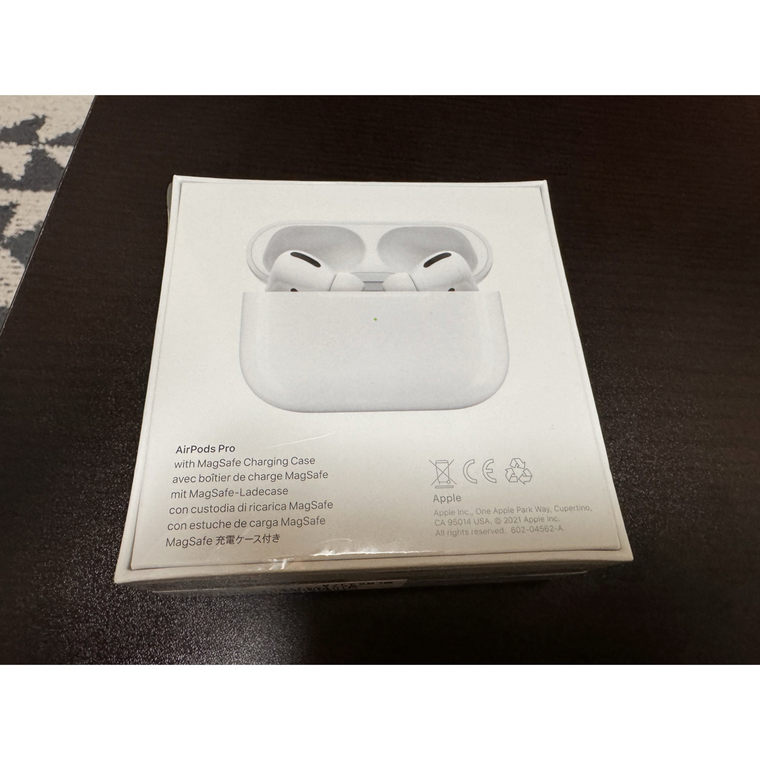 Apple(アップル)のAirPods Pro 第2世代 スマホ/家電/カメラのオーディオ機器(ヘッドフォン/イヤフォン)の商品写真