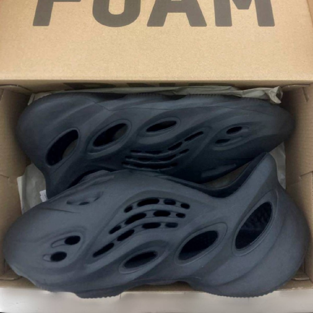 YEEZY FOAM アディダス イージーフォームランナー オニキス 28.5